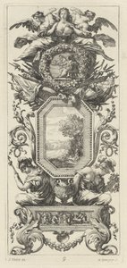 Ornamentální panel převýšený dvěma postavami opřenými o poprsí ženy