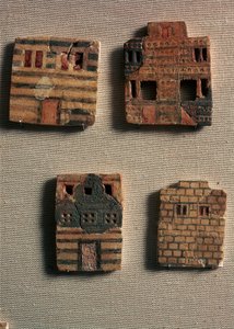 Minojské umění: malé keramické dlaždice představující minojské domy. 1700-1600 před naším letopočtem. Heraklion, Archeologické muzeum Kréta – minojské umění: malé keramické dlaždice zobrazující minojské domy. 1700-1600 před naším letopočtem. Archeologické  od Minoan