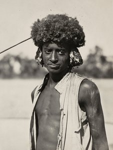 „Budování říše“ ve fašistickém věku: muž z kmene Beni Amer, 09.05.1936 (černobílá fotografie) od Modestino Baldinetti