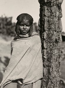 „Budování říše“ ve fašistickém věku: žena z kmene Bilen, 09.05.1936 (č/b foto) od Modestino Baldinetti