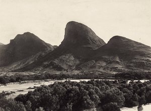 „Budování říše“ ve fašistickém věku: horský řetěz v podobě lidského profilu, 09.05.1936 (černobílá fotografie) od Modestino Baldinetti