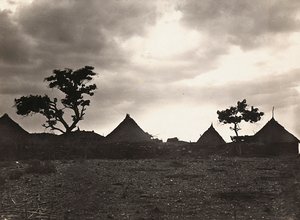 „Budování říše“ ve fašistickém věku: západ slunce v Mai Zaghenà, 9.5.1936 (černobílá fotografie) od Modestino Baldinetti