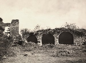 „Budování říše“ ve fašistickém věku: příkop lvů na hradě krále Fasiladas v Gondar, Etiopie, 09.05.1936 (č/b foto) od Modestino Baldinetti
