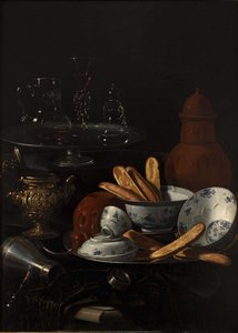 Zátiší s modrou a porcelánem a toastem od Monari