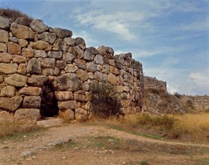 Mykénské umění: západní schodiště umožňující přístup do mykénské citadely, město Tiryns, kolem roku 1200 před naším letopočtem. Řecko od Mycenaean