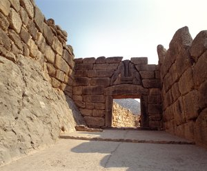 Pohled na Bránu lvů ve městě Mycenes, Řecko od Mycenaean