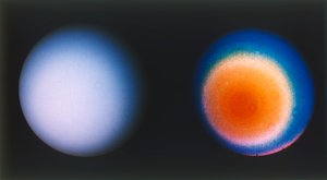 Uran z kosmické lodi Voyager 2, c1980. od NASA Images