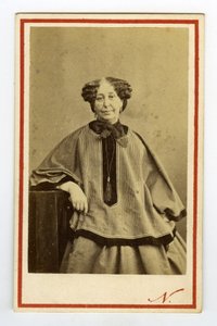 Portrét spisovatele George Sandové (1804-1876) (Aurore Dupin), baronky Dudevant. Vizitka od Nadar