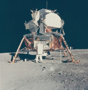 Buzz Aldrin s lunárním modulem Apollo 11 na Měsíci, 1969.