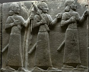 Reliéf zobrazující chetitské soudní úředníky z tureckého kamene od Neo Hittite