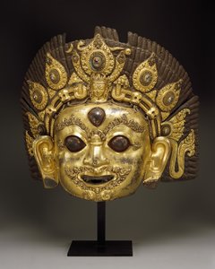 Maska Bhairava (zlacené měděné repoussé a drahé kameny)