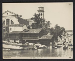 Pohled na gondolovou dílnu na Squero di San Trovaso v Benátkách Venezia - Squero di S. Trovaso (název na objektu)