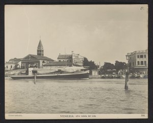 Pohled na nábřeží Lido Benátky - altra veduta del Lido (název na objektu) od Neue Photographische Gesellschaft