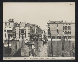 Veerboten naar de Church of Santa Maria del Giglio te Venetië Benátky – Canal Grande – trajekt S. Maria di Zobenico (název na objektu) od Neue Photographische Gesellschaft