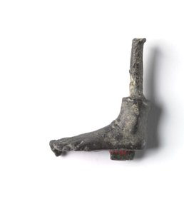 Bronzová hora z „Shawabty Bundle“: Noha, konec 18. až 19. dynastie, cca 1336–1256 př. n. l. (bronz) od New Kingdom Egyptian