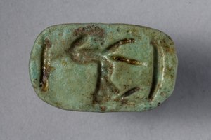 Pečeť Scaraboid, 18.–19. dynastie, 1540–1186 př. n. l. (fajáns) (spodní strana 270366)