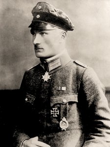 Portrét Manfreda von Richthofena, kolem roku 1915 (foto)