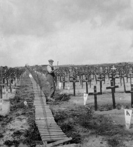 Hooge Crater Cemetery, poblíž Ypres, Belgie, první světová válka, c1917-c1918