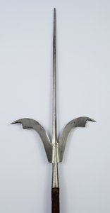 Friuli Spear, cca 1600 (ocel a restaurované dřevo)