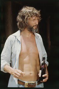 Kris Kristofferson s pivem od Orlando Suero