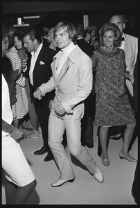 Rudolf Nureyev na domácí párty v Malibu