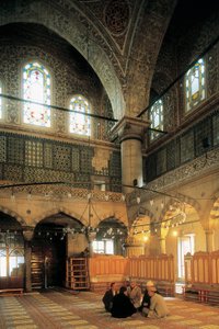 Architektura, osmanské umění: Interiér Modré mešity nebo Sultanahmet Camii postavený Mehmet Aga (1609-1616). Turecký Istanbul. od Ottoman School