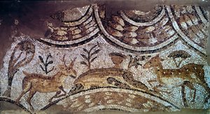 Paleochristian art: fragment kostelní mozaiky: jelen a jelen pitná voda. 6. století našeho letopočtu. Z Kartága, Bir Ftouhi, Tunisko. Paříž, muzeum Louvre od Paleo Christian