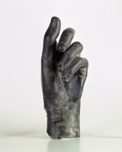 Fragment ruky, možná lukostřelce, z Shami, Malamir, Írán (bronz)