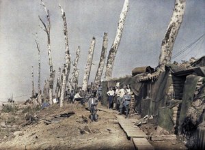 Francouzská linie u Het Sas v oblasti, která byla zdevastována dělostřeleckou palbou, Belgie, 10. září 1917 (autochrom)
