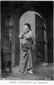Henriette Rosine Bernard aka Sarah Bernhardt (1844-1923) v roli Johanky z Arku ve hře Julese Barbiera