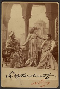 [Sarah Bernhardt jako Gismonda] od Paul Nadar