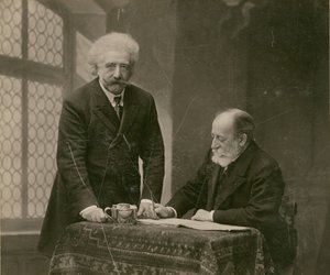 [Dva muži v interiéru, pravděpodobně René Thorel a Hollman] od Paul Nadar