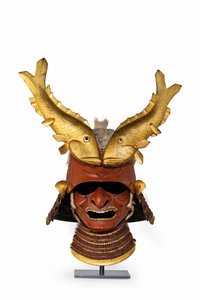 Kawari kabuto (exotická helma) (kančí štětina a lakované železo)