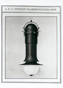 Intenzivní plamenová oblouková lampa AEG
