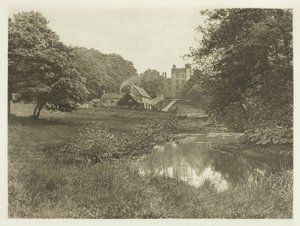 Haddon Hall a usedlost, od řeky od Peter Henry Emerson