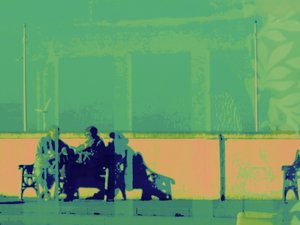 HARTLEPOOL COUPLE, 2014 (digitálně upravená fotografie) od Peter McClure