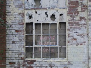 NEWCASTLE HOME-SWEET-HOME, 2016, (FOTOGRAFIE) od Peter McClure
