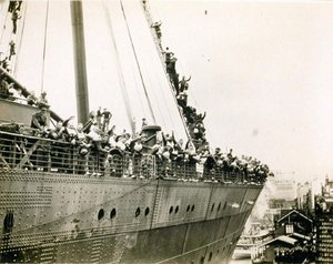 Mauretánie v Sydney, květen 1940 (černobílá fotografie)