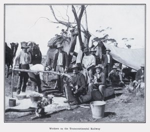 Dělníci na transkontinentální železnici (č/b foto) od Photographer Australian