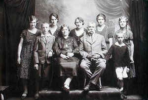 Rodina s mnoha dětmi, začátek dvacátého století (foto)