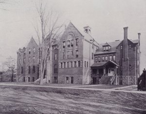Kanada: Wycliffe College, Toronto (černobílá fotografie)