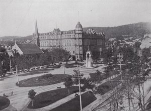 Dominion Square a Windsor Hotel, Montreal (černobílá fotografie)