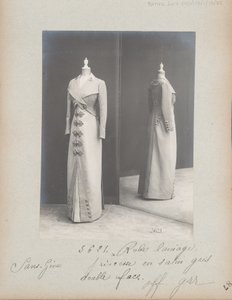 Stránka alba: House of Worth, Dress od Photographer French