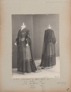 Stránka alba: House of Worth, Evening Coat od Photographer French