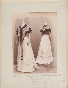 Stránka alba: House of Worth, Shoulder Cape od Photographer French