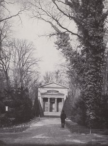 Charlottenburg, Mauzoleum, exteriér (č/b foto) od Photographer German