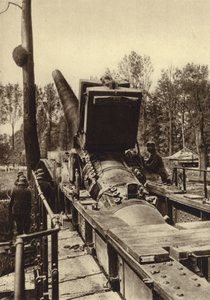 Německé 380 mm železniční dělo typu používaného při bombardování Verdunu a Dunkerque, Francie, první světová válka od Photographer German