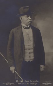 Graf Ferdinand von Zeppelin, německý konstruktér a konstruktér vzducholodí (černobílá fotografie) od Photographer German