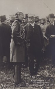 Kaiser Wilhelm II a německý konstruktér vzducholodí Graf Ferdinand von Zeppelin na letišti Tegel, Berlín, 29. srpna 1909 (černobílá fotografie) od Photographer German