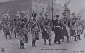 Německý císař Wilhelm II a jeho šest synů ve vojenské uniformě (černobílá fotografie) od Photographer German